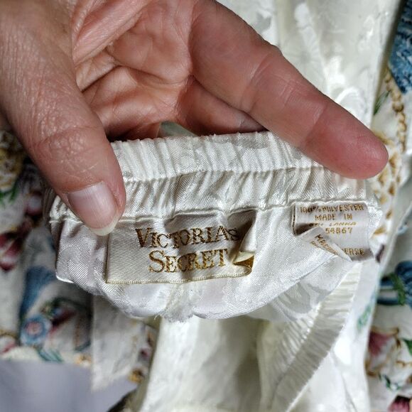 Vintage Victoria's secret pajama set - Picture 3 of 11